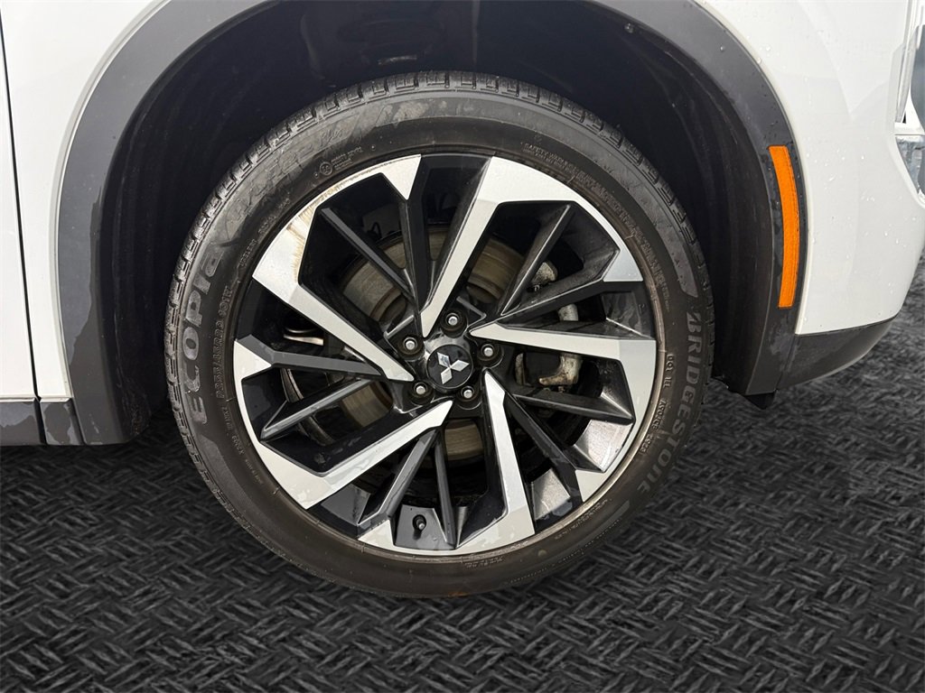 Used 2024 Mitsubishi Outlander SE image 11