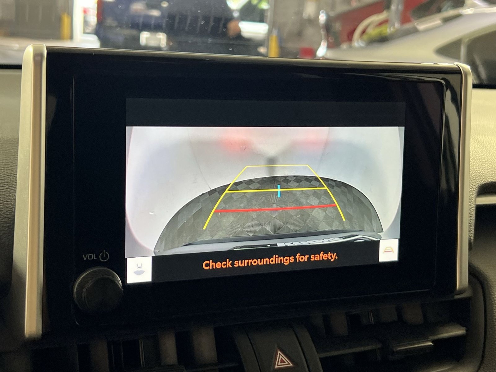 Used 2025 Toyota RAV4 XLE AWD/4WD image 19