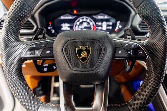 Used 2022 Lamborghini Urus AWD/4WD image 12