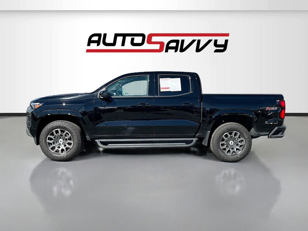 Used 2025 Chevrolet Colorado Z71 w/ Technology Package AWD/4WD image 4