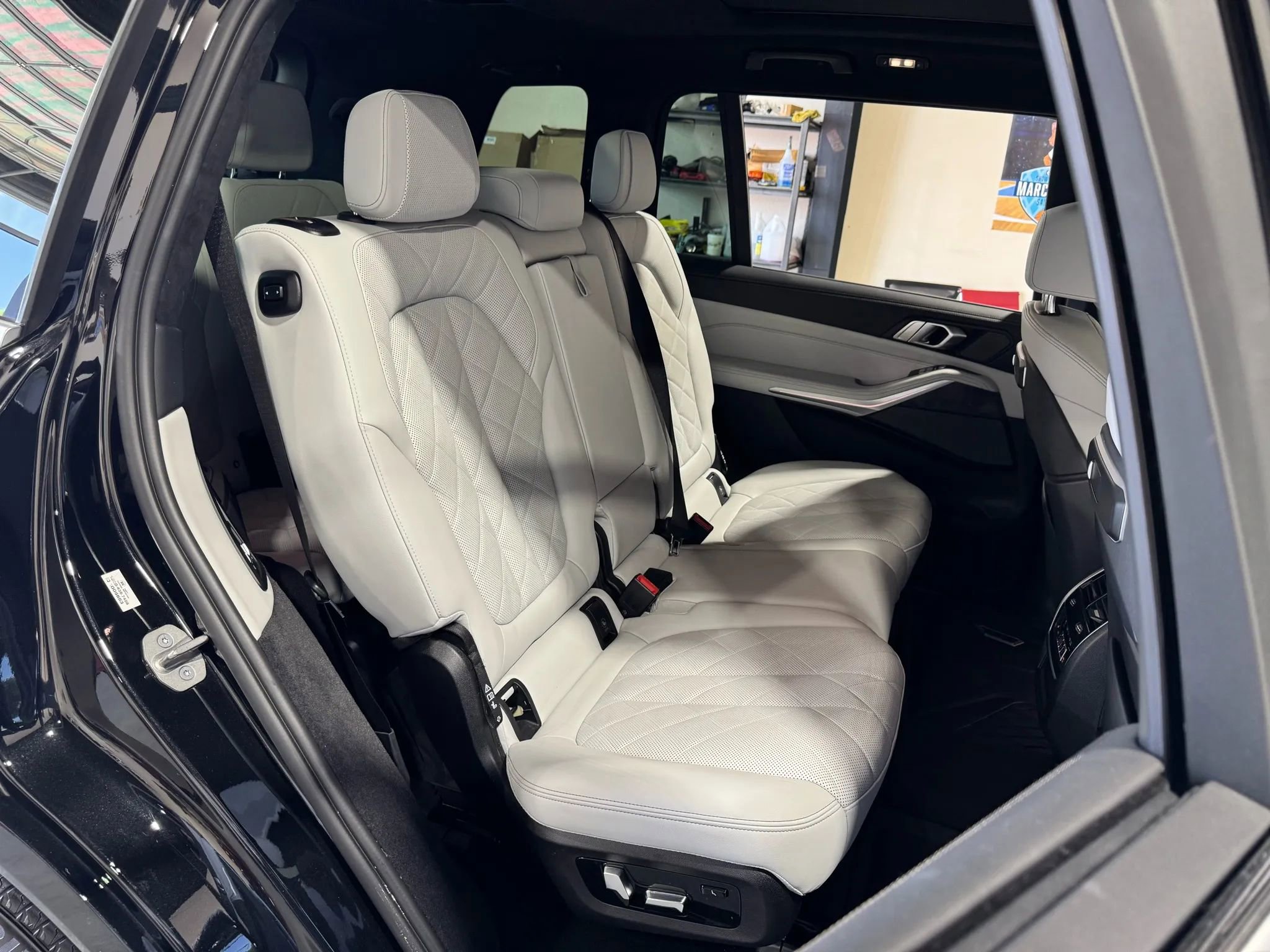 Used 2023 BMW X7 xDrive40i w/ Premium Package image 19