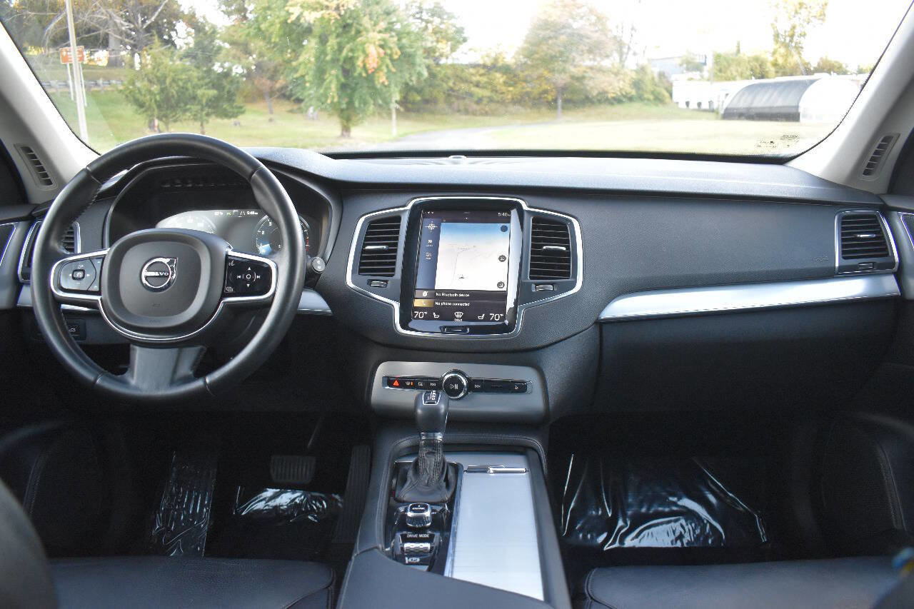 Used 2017 Volvo XC90 T6 Momentum w/ Vision Package image 18