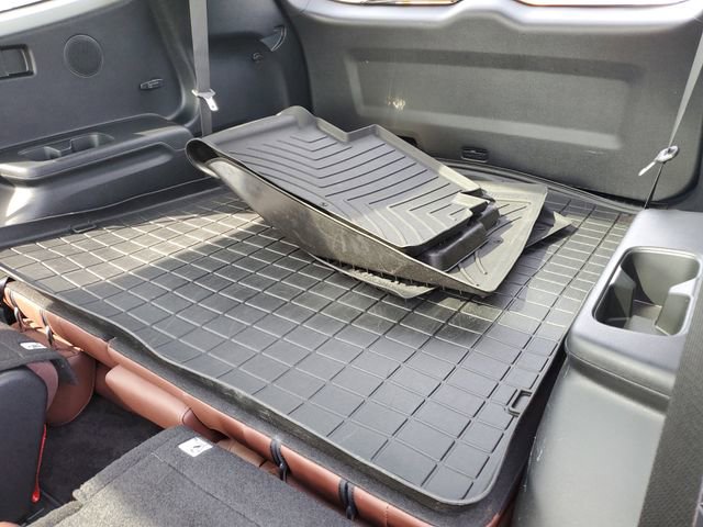 Used 2024 Kia Telluride SX w/ Towing Package image 16