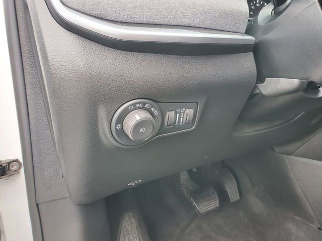 Used 2025 Jeep Compass Latitude AWD/4WD image 11