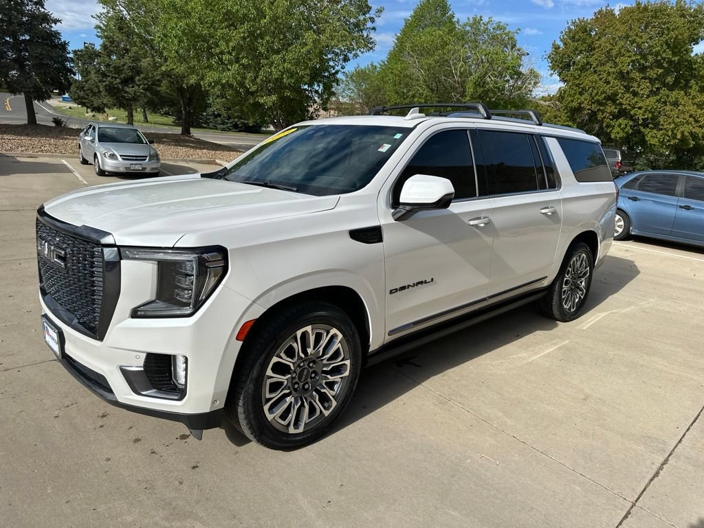 Certified 2023 GMC Yukon XL Denali Ultimate AWD/4WD image 38