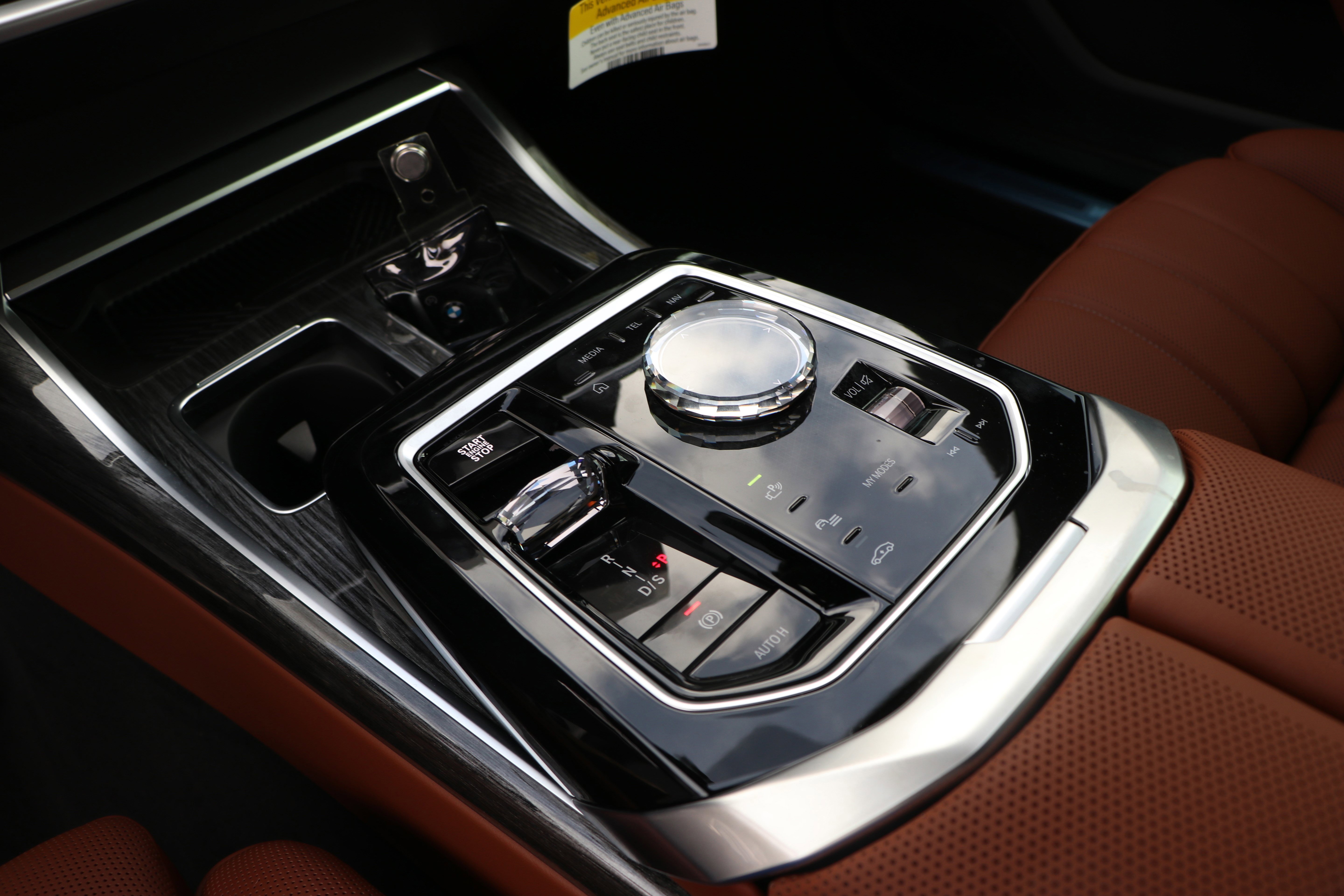 Certified 2025 BMW 740i xDrive AWD/4WD image 24