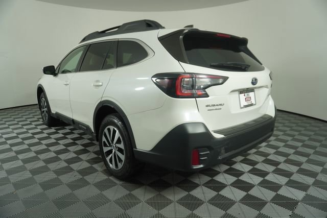 Used 2022 Subaru Outback Premium image 5