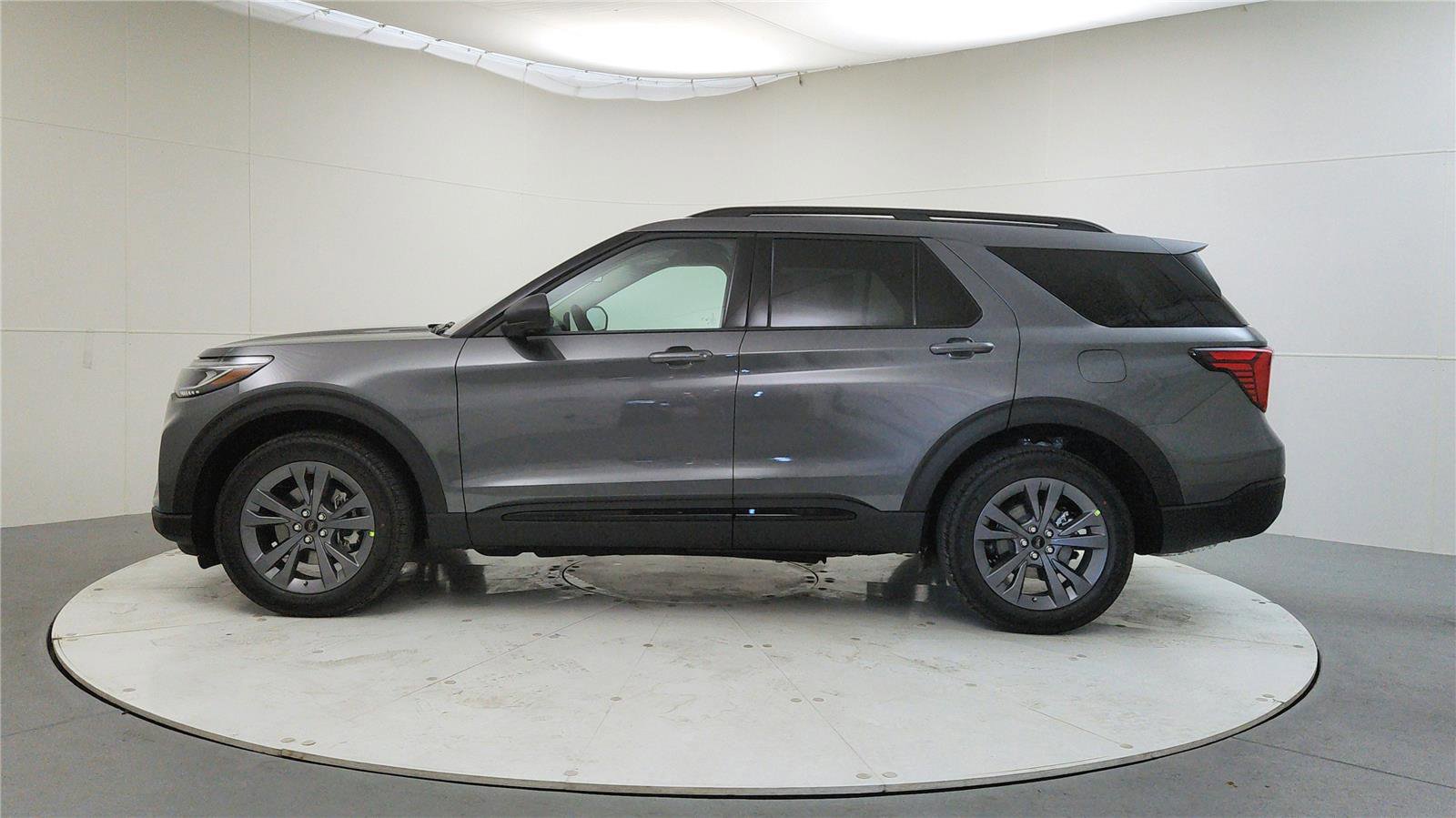 New 2026 Ford Explorer Active image 5