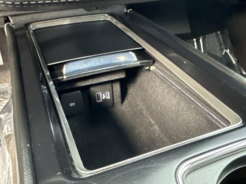 Used 2022 Lincoln Corsair AWD w/ Equipment Group 101A image 6