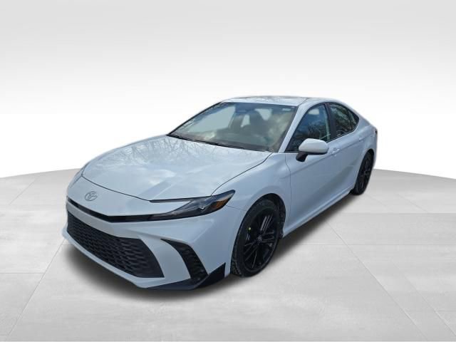 Used 2025 Toyota Camry SE image 2