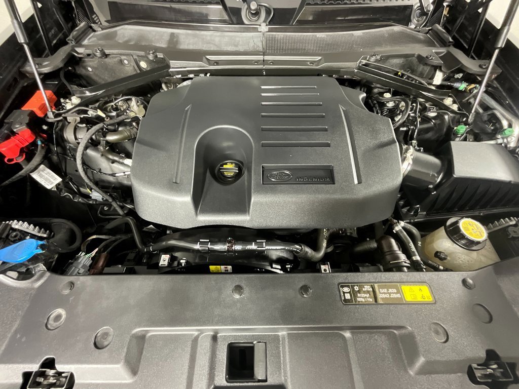 Used 2021 Land Rover Defender 110 SE image 29