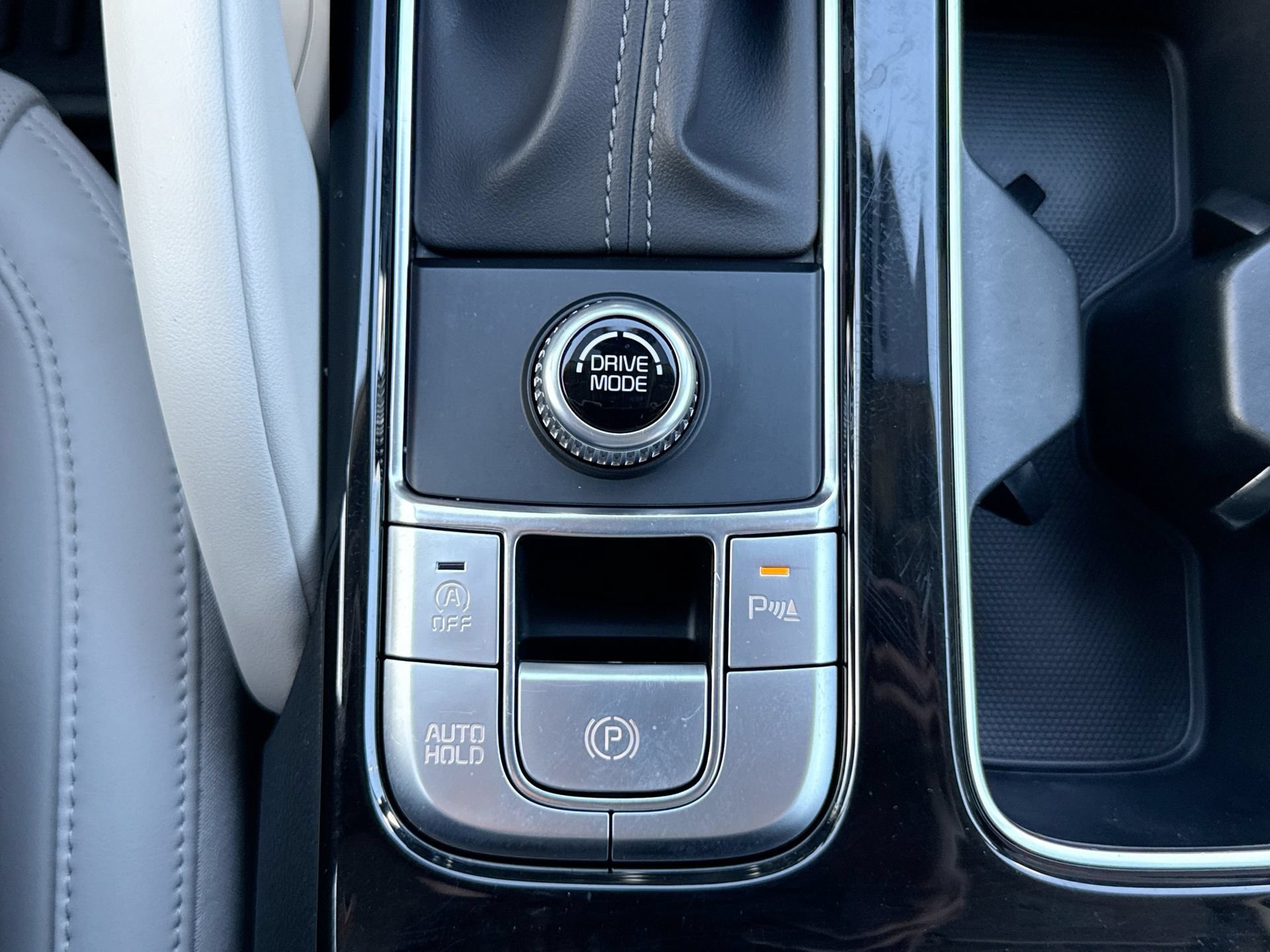 Used 2024 Kia Telluride S w/ S Sunroof Package FWD image 30