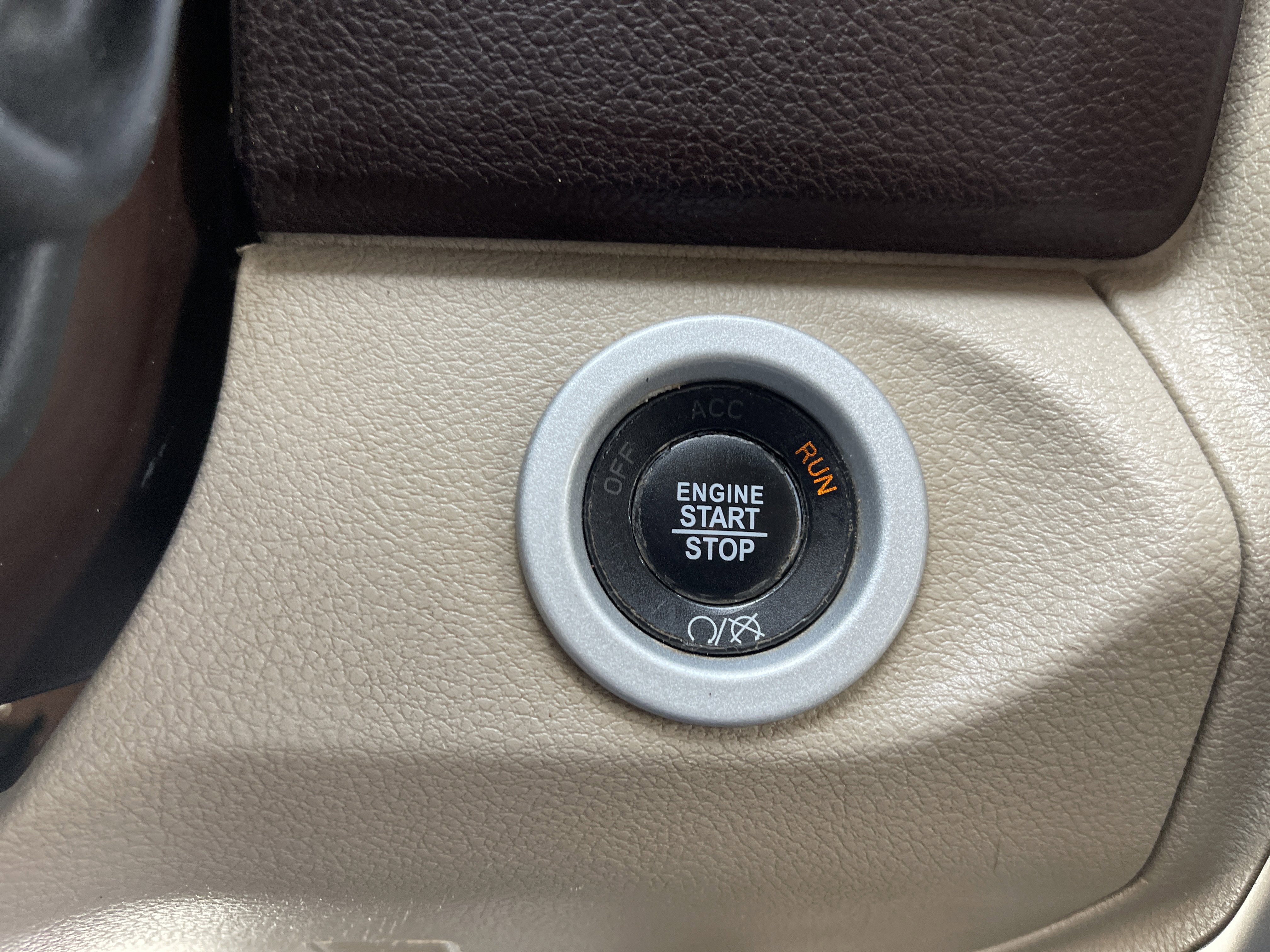 Used 2018 RAM 3500 Laramie image 23