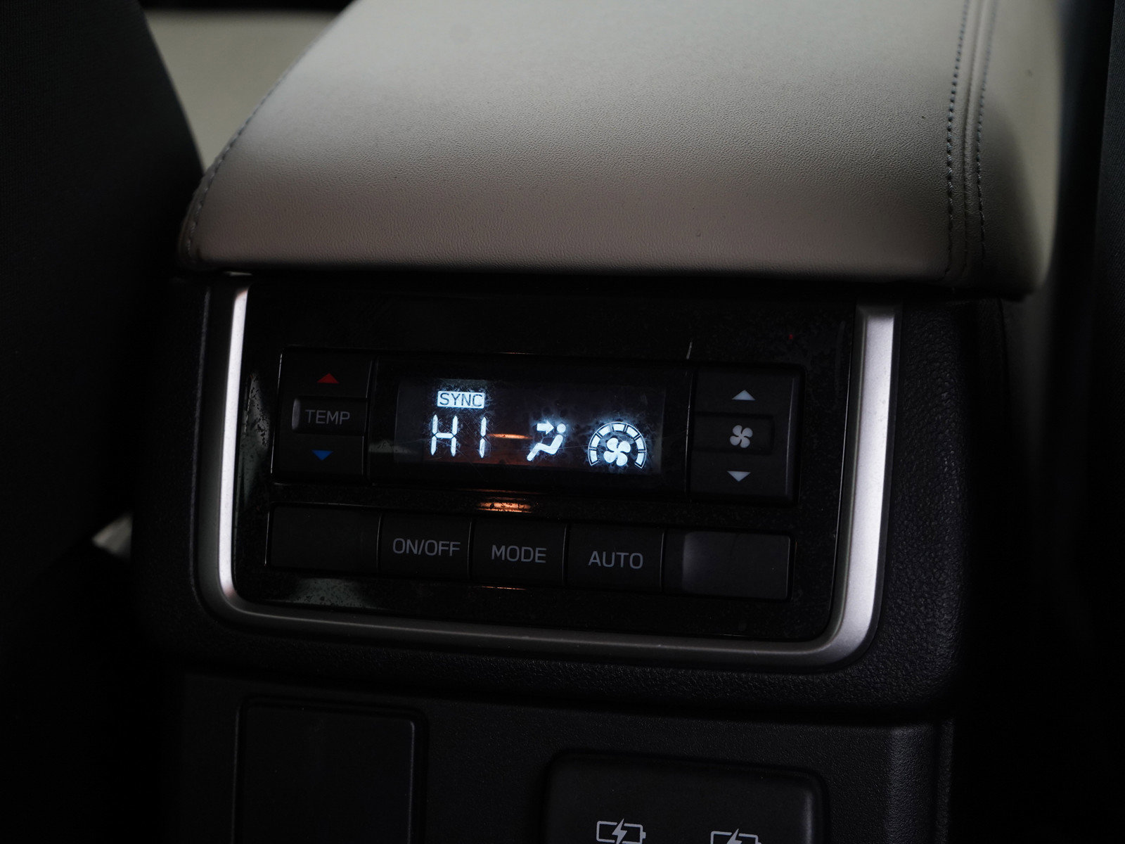 Used 2021 Subaru Ascent Premium image 16