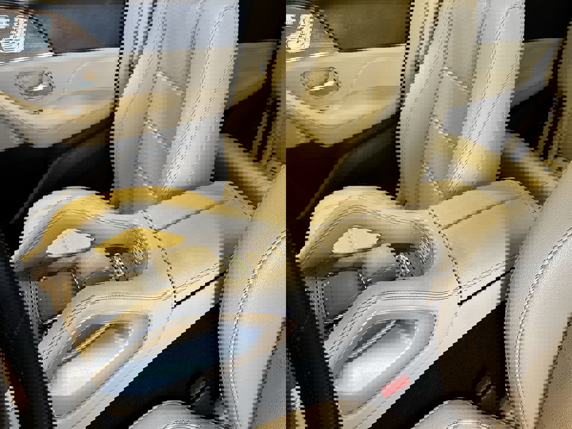 Used 2022 Mercedes-Benz GLS 450 4MATIC image 21