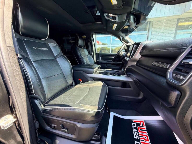 Used 2024 RAM 2500 Laramie w/ Night Edition image 39