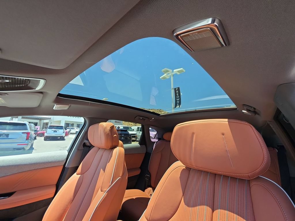 Used 2026 Cadillac Optiq Luxury 2 RWD image 19