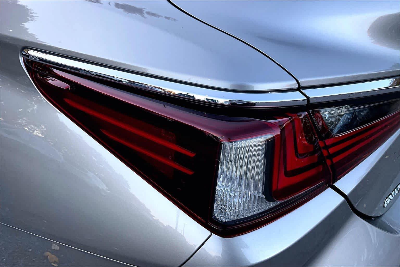 Used 2020 Lexus ES 350 w/ Premium Package FWD image 27