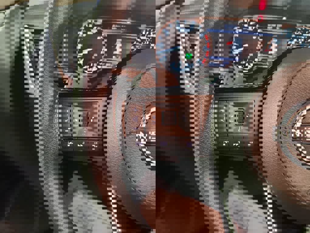 Used 2023 Nissan Rogue SV image 29