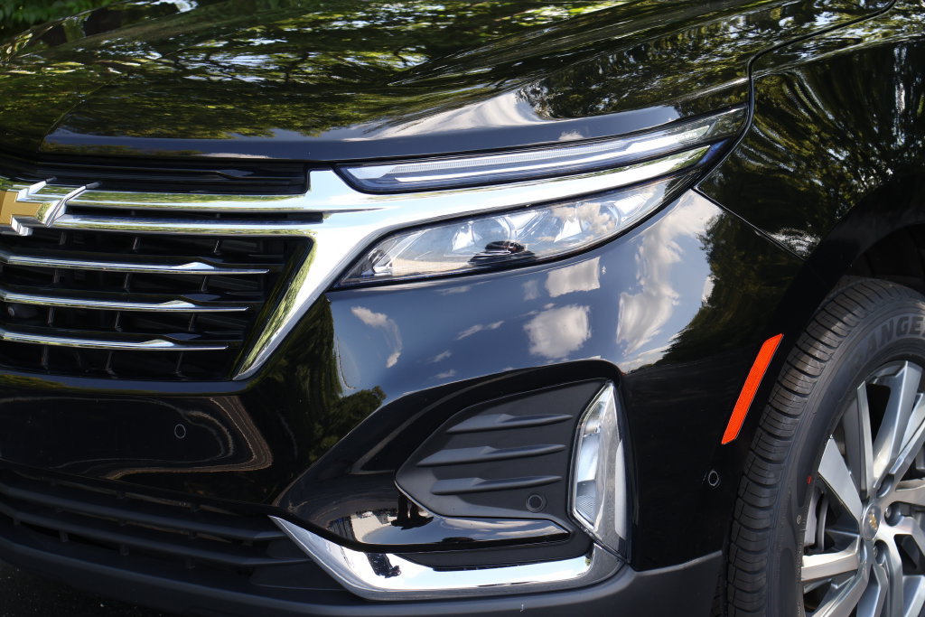 Certified 2023 Chevrolet Equinox Premier AWD/4WD image 3