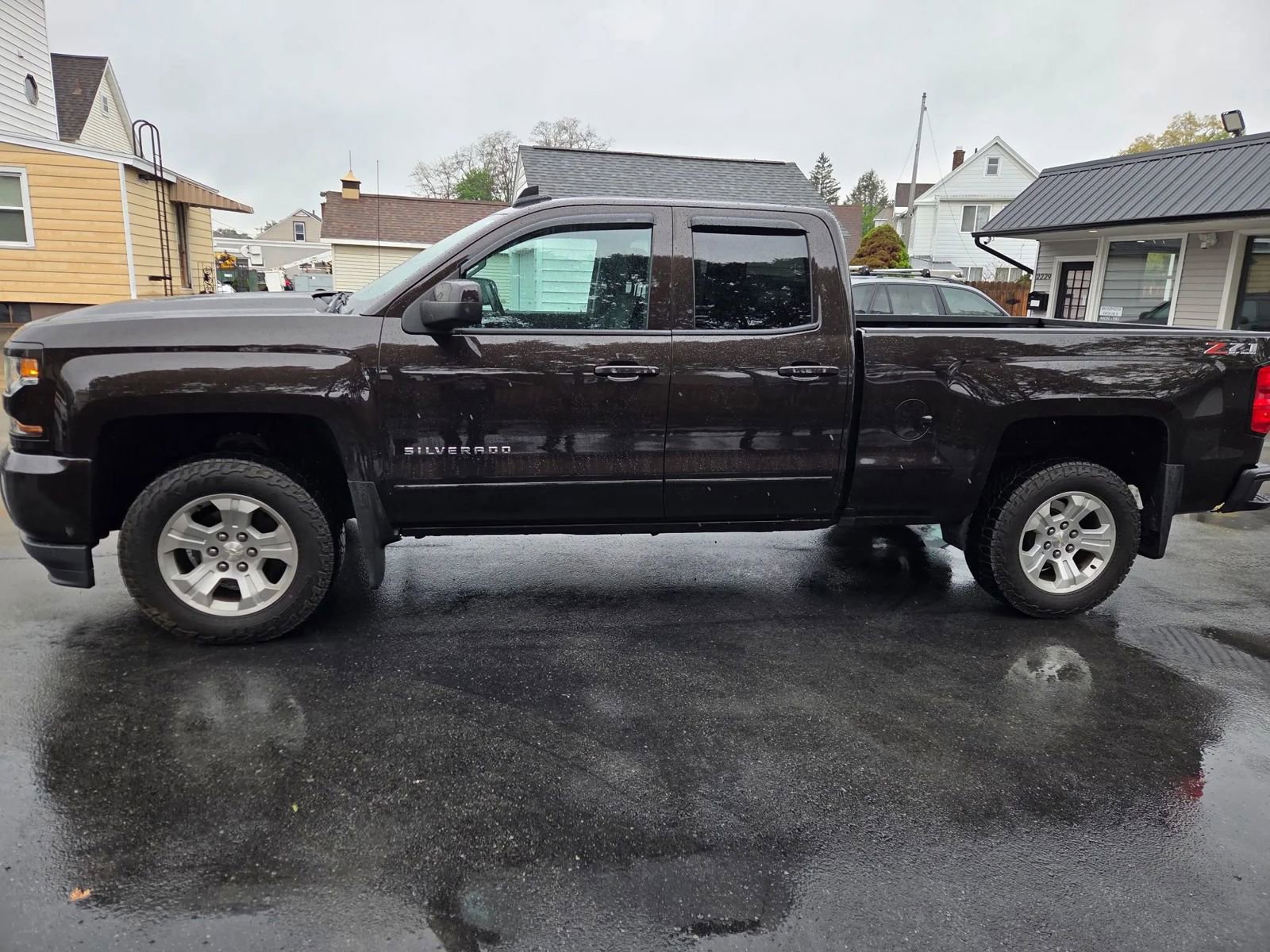 Used 2019 Chevrolet Silverado 1500 LT w/ All Star Edition AWD/4WD image 3