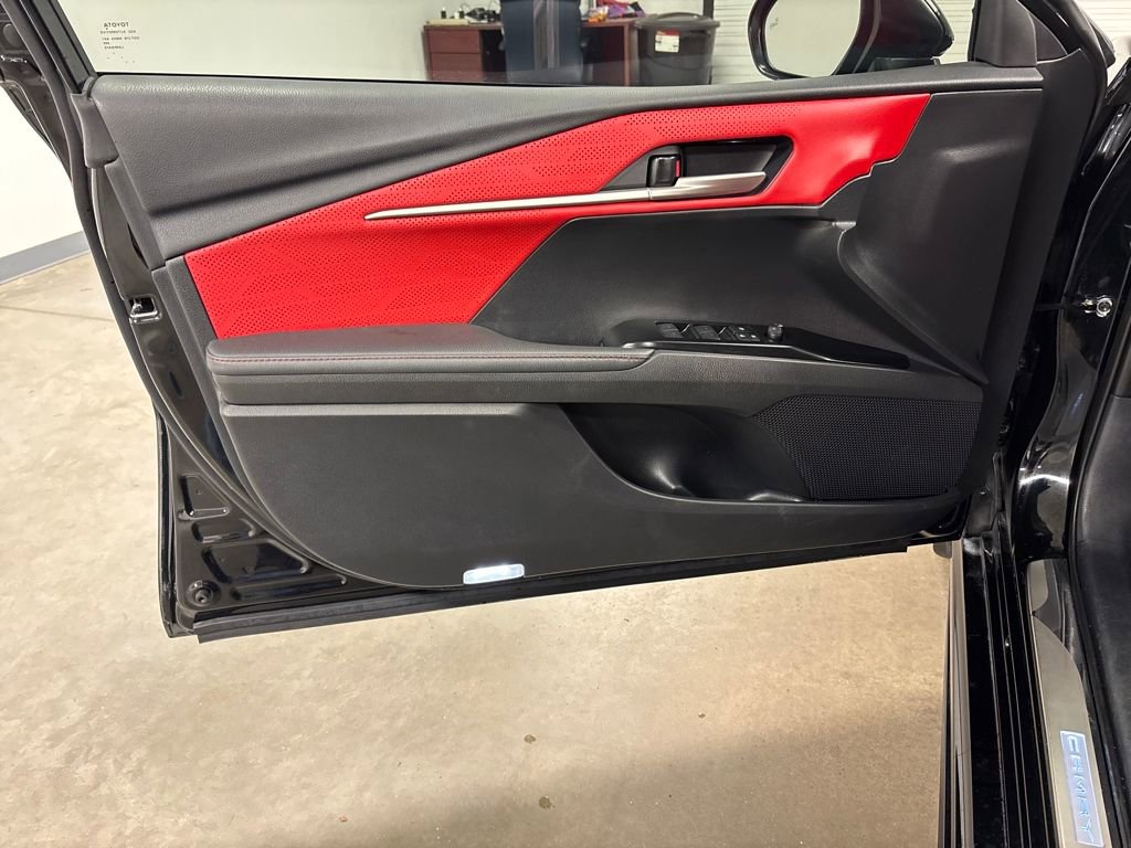 Used 2025 Toyota Camry XSE image 30