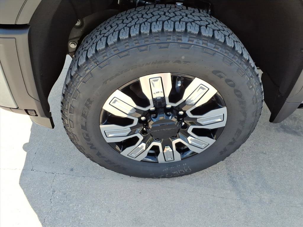 New 2026 GMC Sierra 2500 Denali w/ Denali Reserve Package image 9