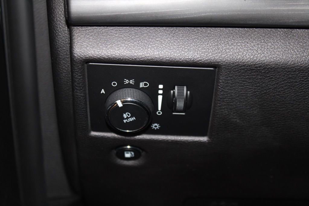 Used 2019 Jeep Grand Cherokee Altitude AWD/4WD image 20