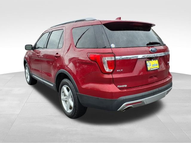 Used 2017 Ford Explorer XLT w/ Equipment Group 202A image 5