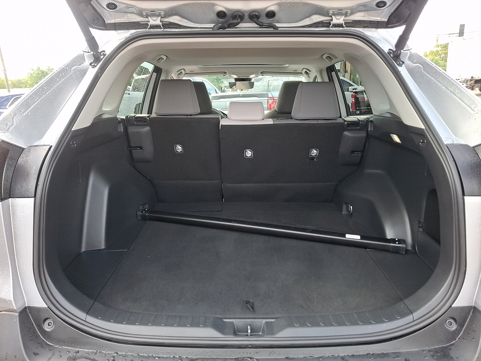 Used 2025 Toyota RAV4 XLE w/ Convenience Package FWD image 30