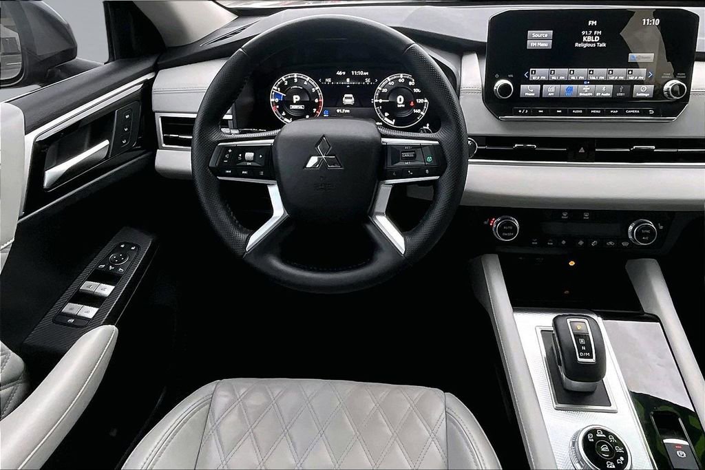 Used 2024 Mitsubishi Outlander SEL image 5