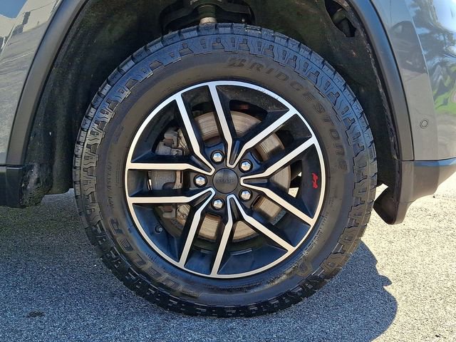 Used 2020 Jeep Grand Cherokee Trailhawk w/ Trailhawk Luxury Group AWD/4WD image 9