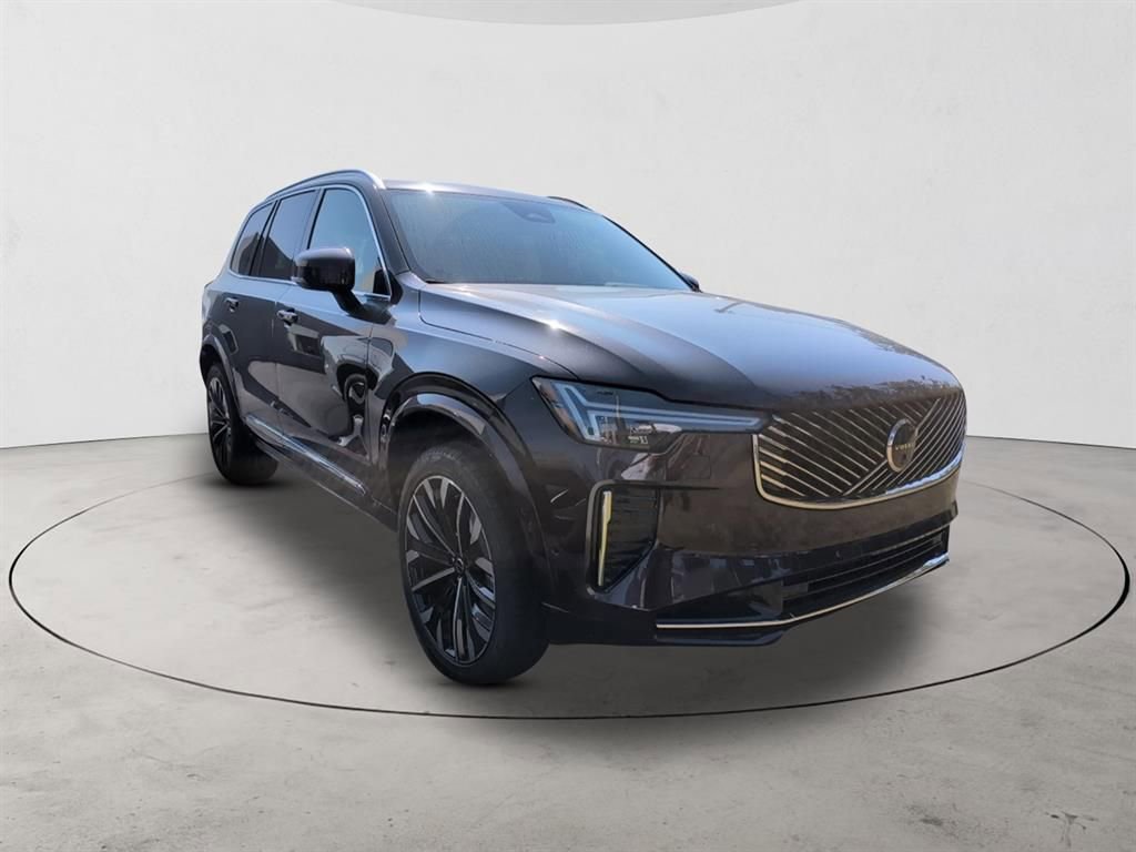 New 2026 Volvo XC90 B5 Plus w/ Protection Package Premier AWD/4WD image 4