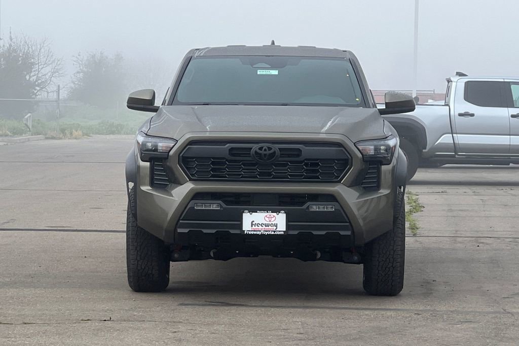 Used 2026 Toyota Tacoma TRD Off-Road AWD/4WD image 9