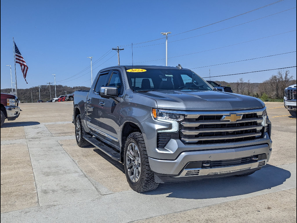 Used 2024 Chevrolet Silverado 1500 High Country w/ Technology Package AWD/4WD image 5