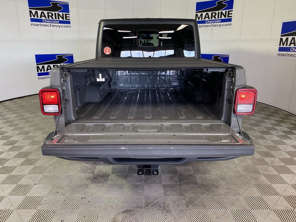 Used 2023 Jeep Gladiator Mojave w/ Cold Weather Group AWD/4WD image 32