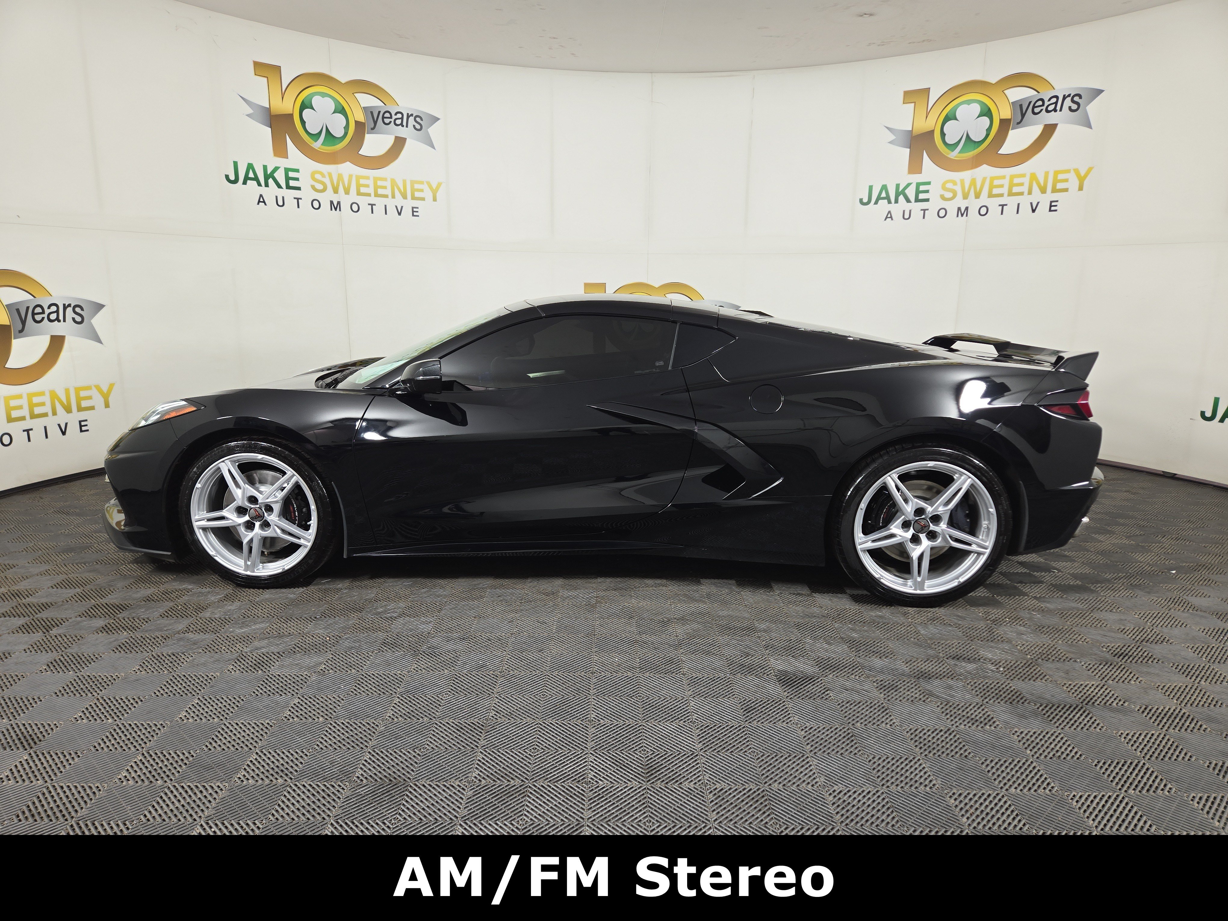 Used 2022 Chevrolet Corvette Stingray Premium Cpe w/ Z51 Performance Package RWD image 4