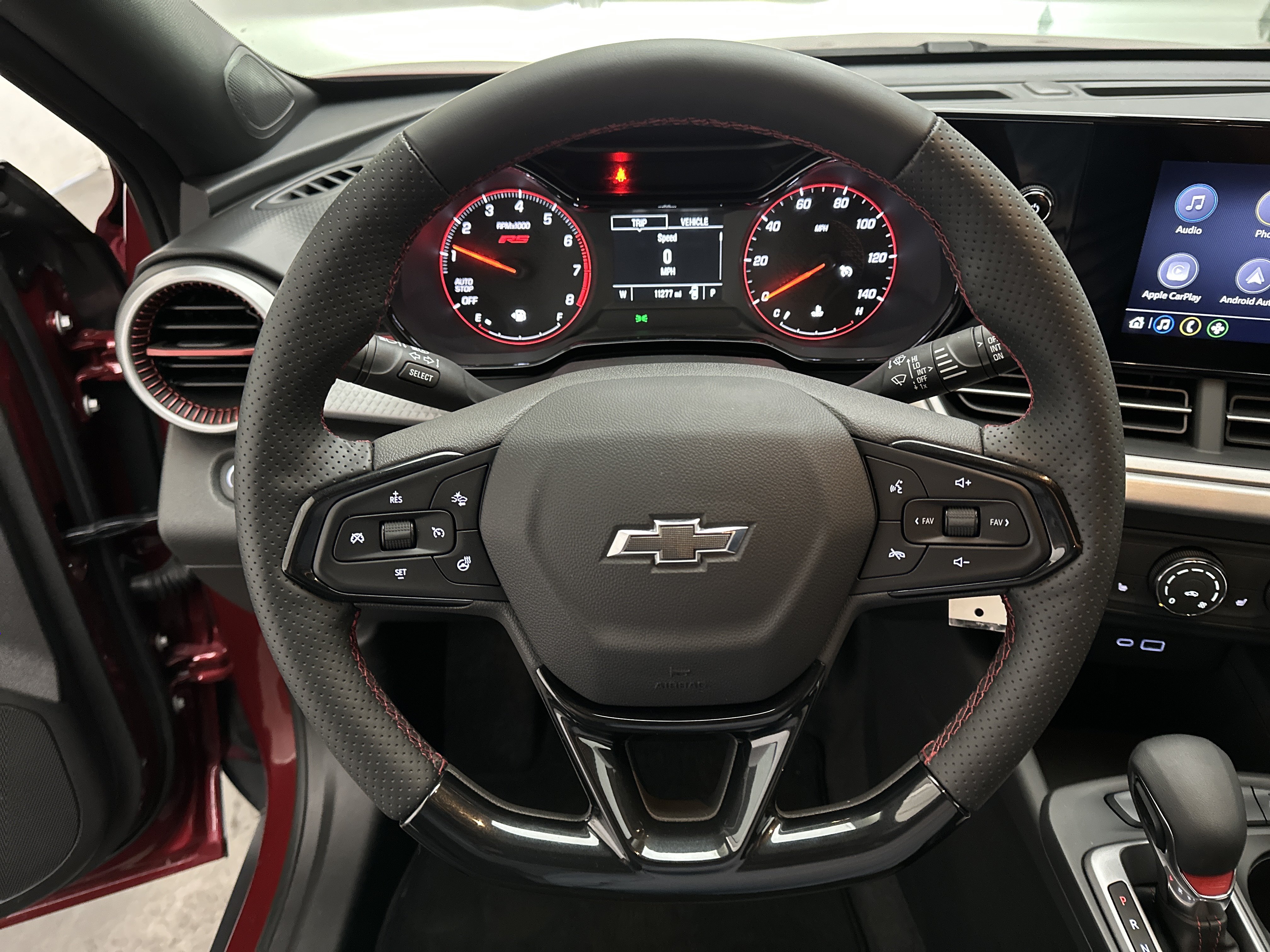 Used 2025 Chevrolet Trax RS FWD image 22