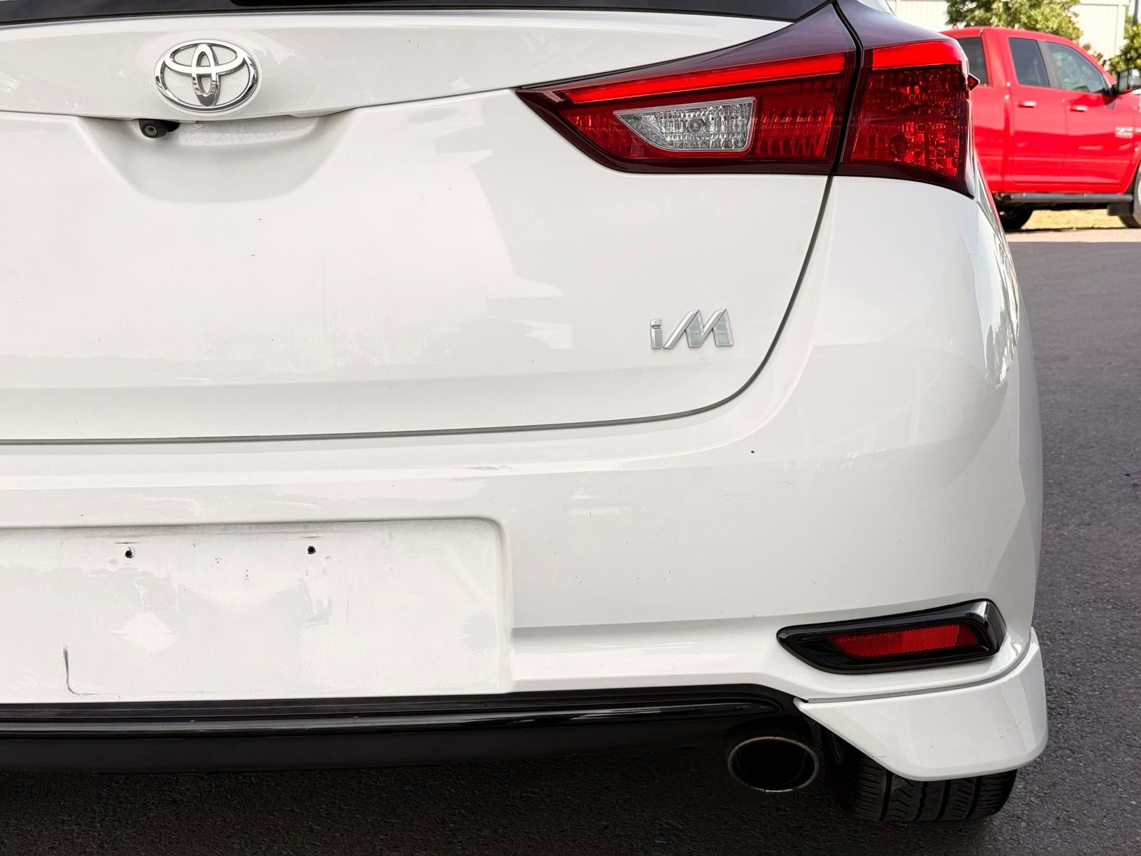 Used 2018 Toyota Corolla iM FWD image 13