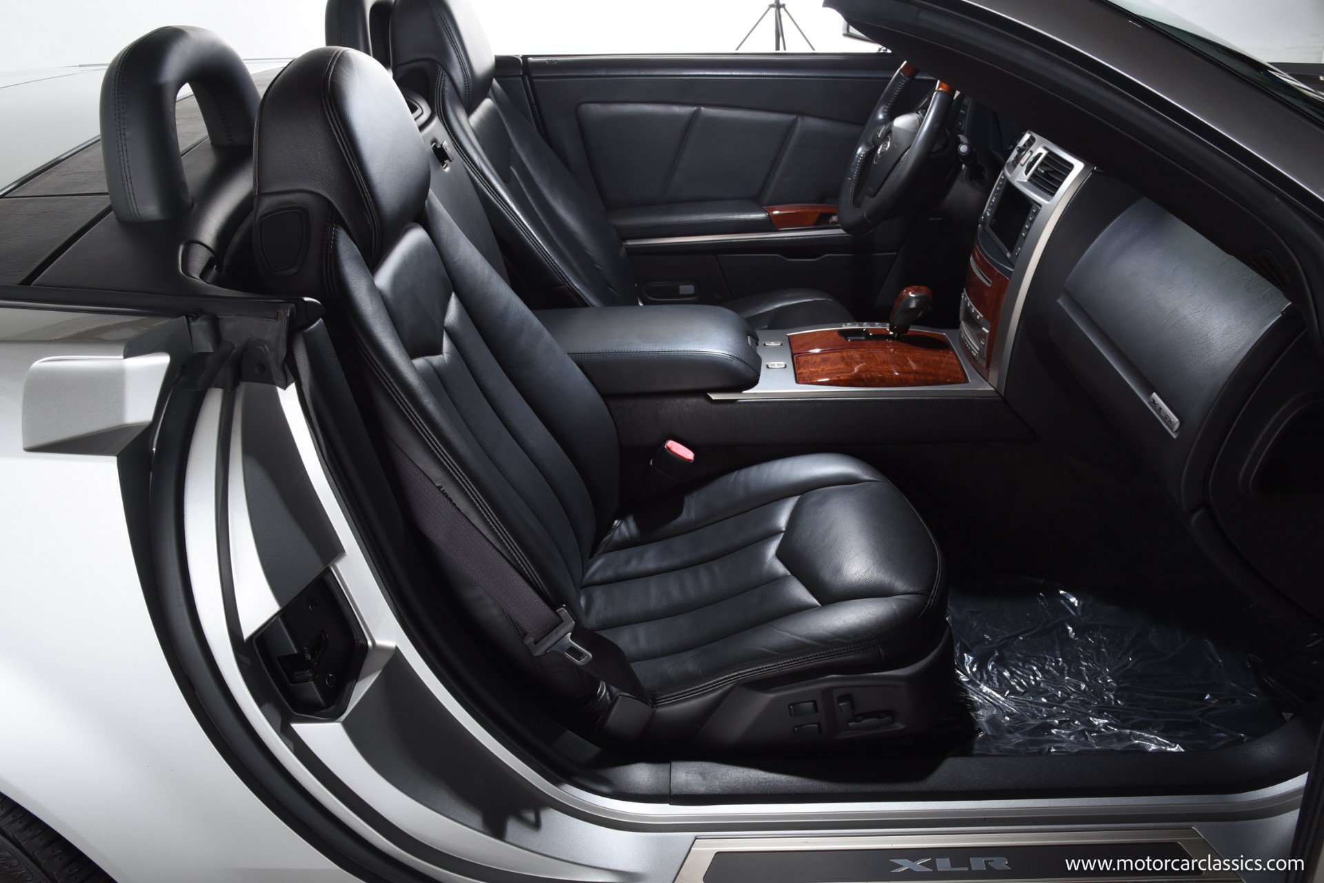 Used 2006 Cadillac XLR image 28