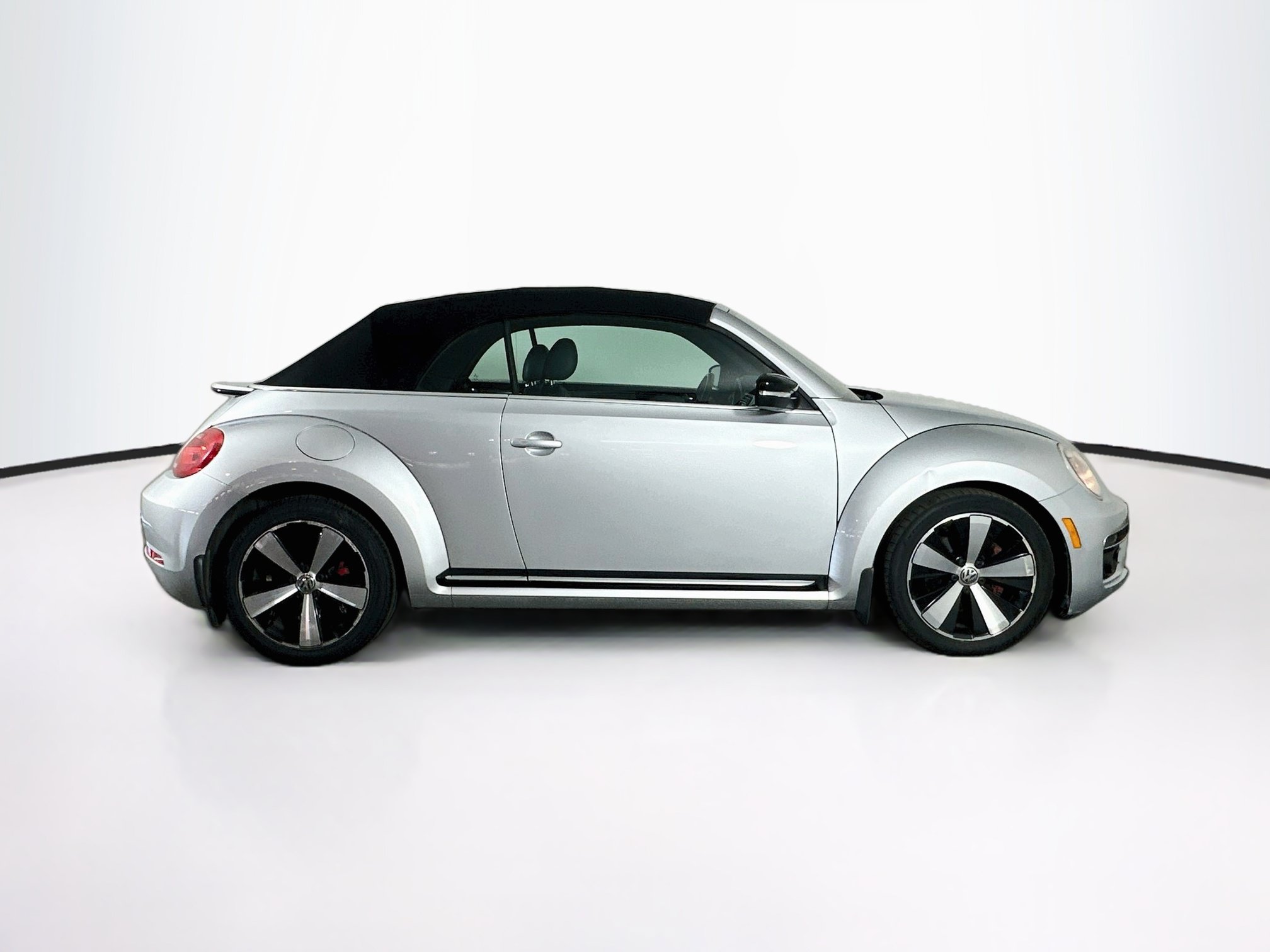 Used 2013 Volkswagen Beetle 2.0T FWD image 10