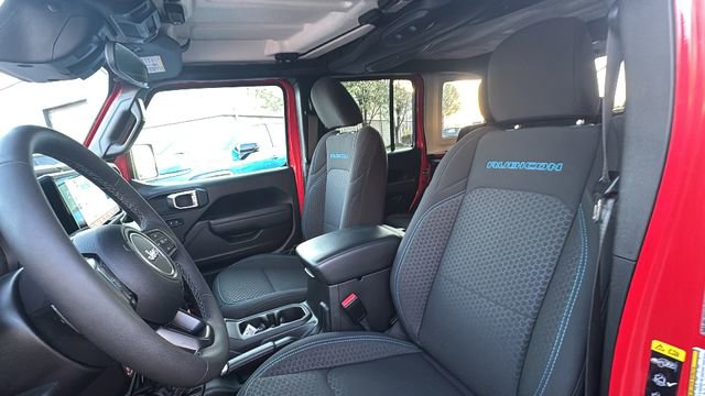 Used 2025 Jeep Wrangler Unlimited Rubicon 4xe w/ Convenience Group AWD/4WD image 30