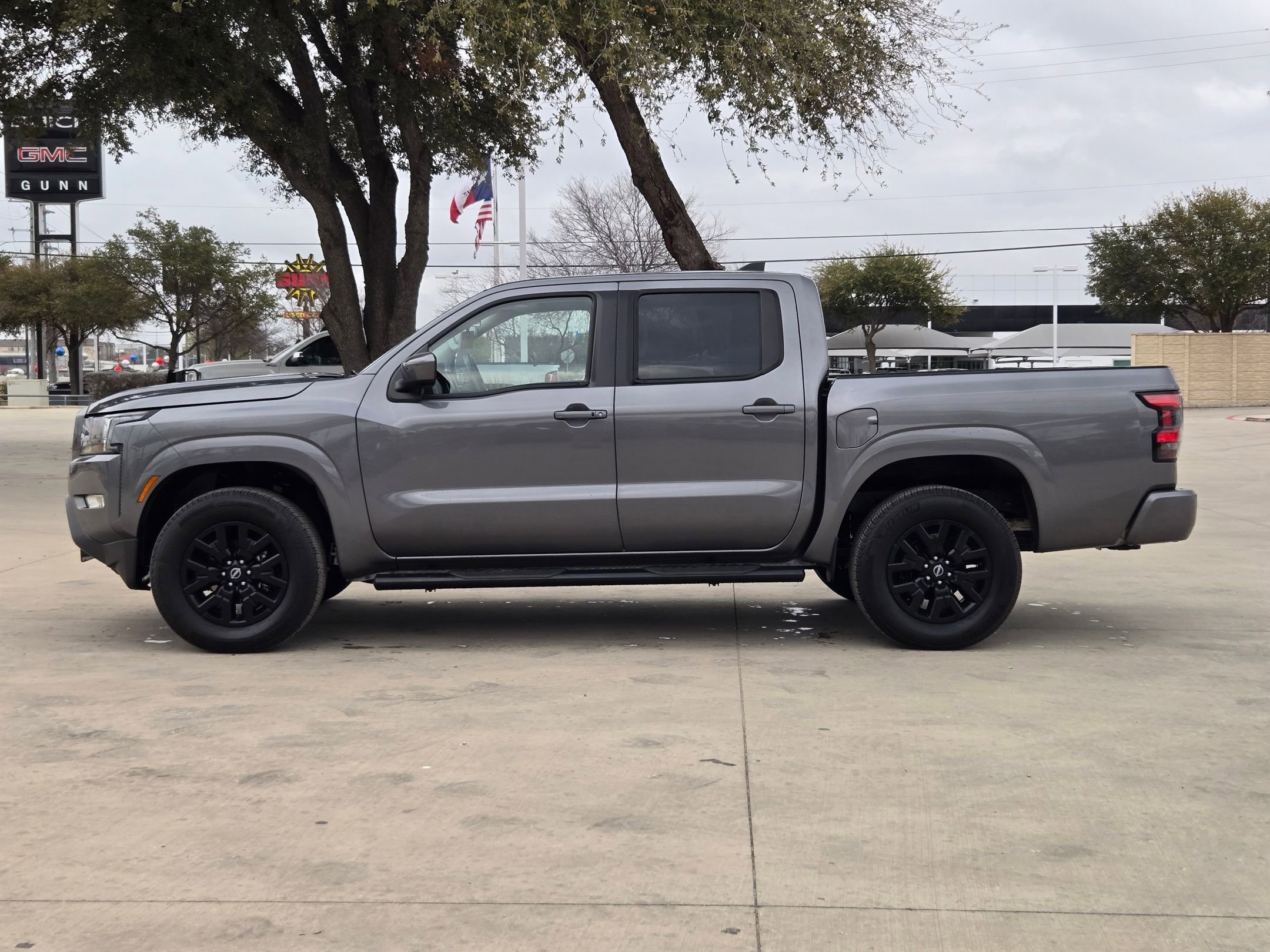 Used 2024 Nissan Frontier SV w/ SV Convenience Package image 6