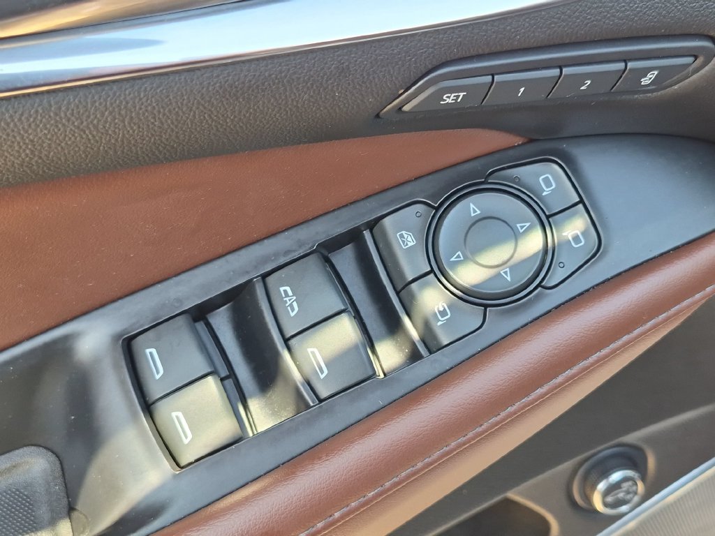 Used 2021 Buick Enclave Avenir w/ Avenir Technology Package FWD image 13
