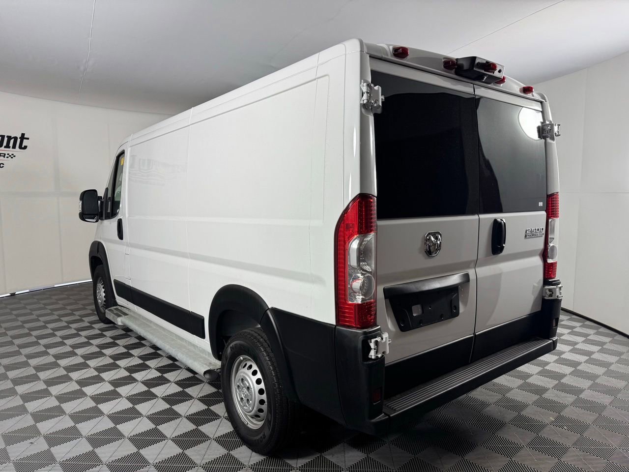 Used 2025 RAM ProMaster 2500 w/ U-Haul Equipment Group FWD image 7