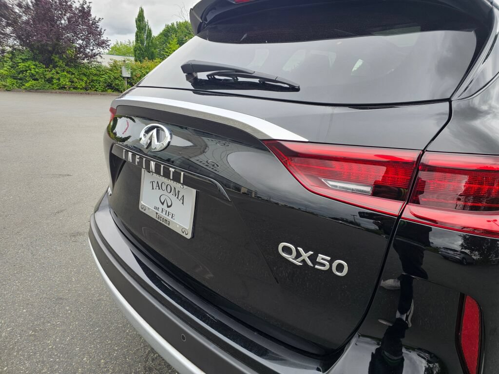 Used 2024 INFINITI QX50 Luxe AWD/4WD image 17