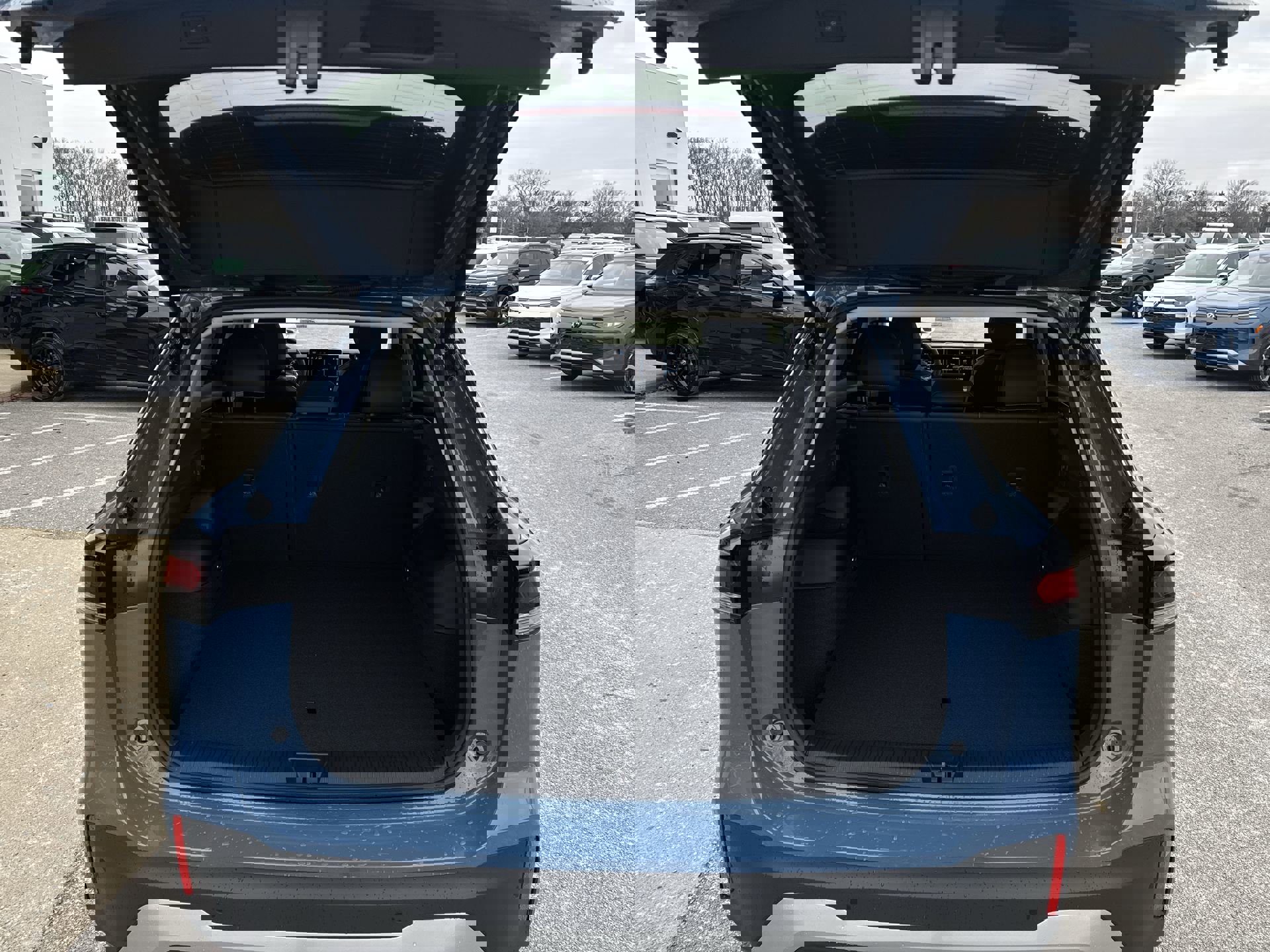 New 2026 Volkswagen Tiguan SE image 27