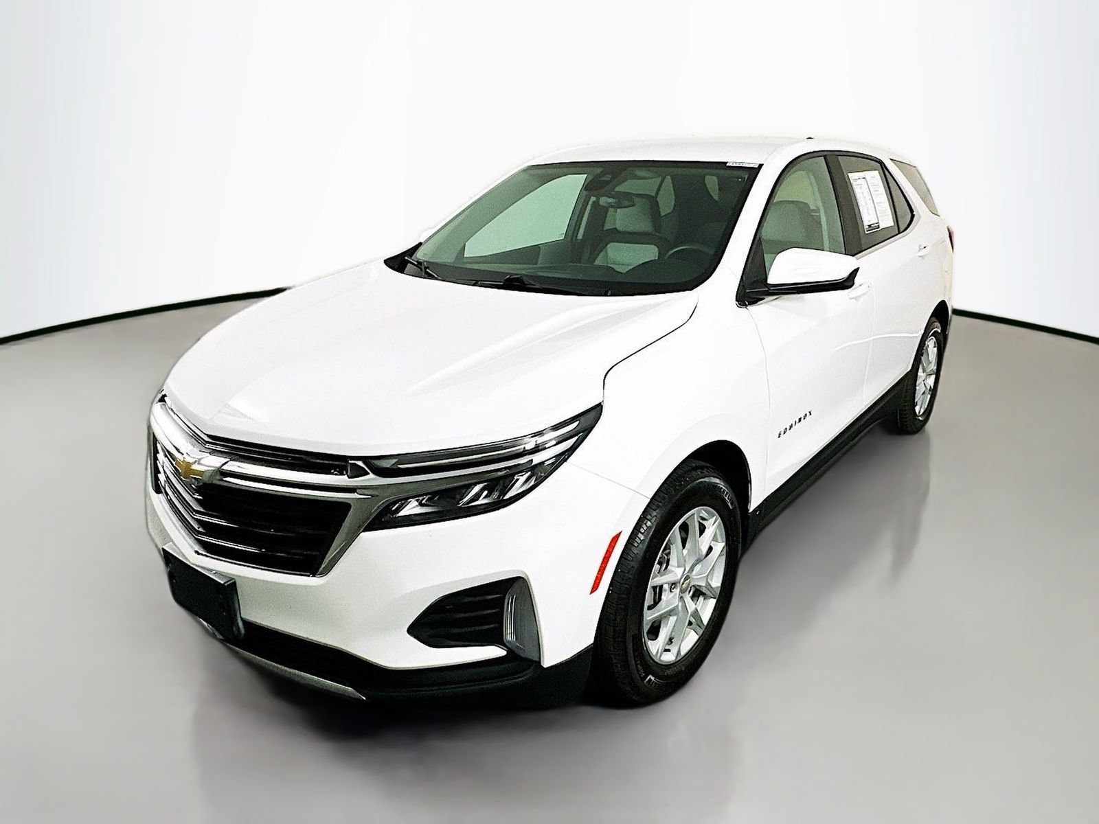 Used 2023 Chevrolet Equinox LT FWD image 3