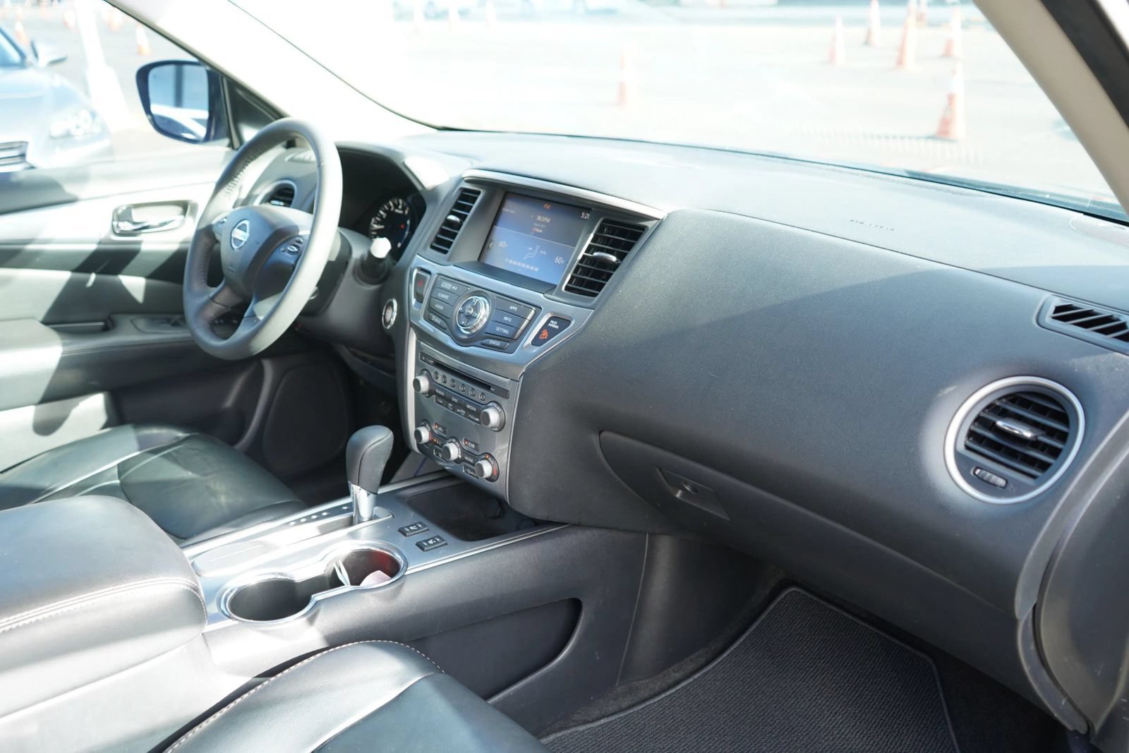 Used 2017 Nissan Pathfinder SL FWD image 19