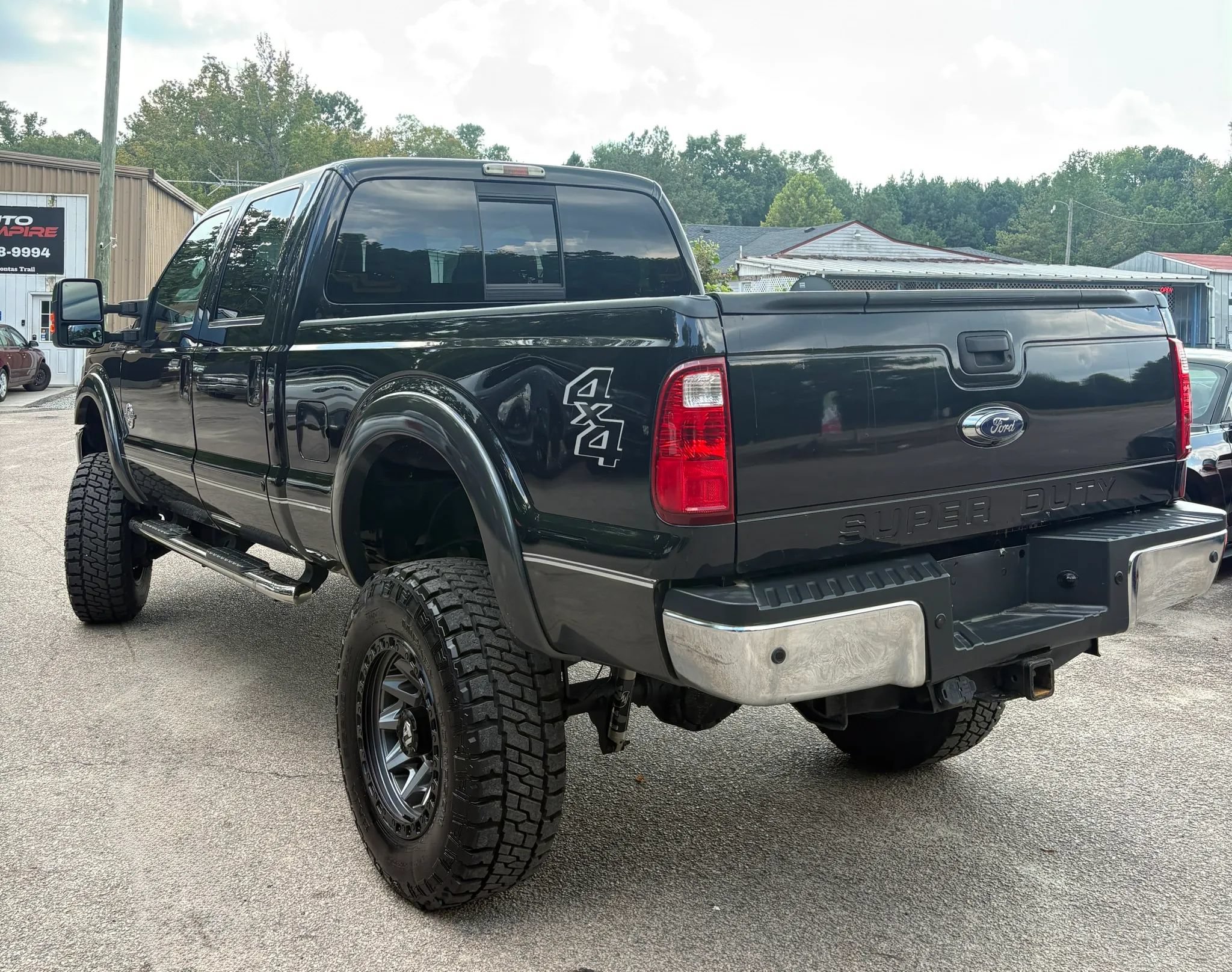 Used 2015 Ford F250 Lariat w/ Lariat Chrome Package AWD/4WD image 4
